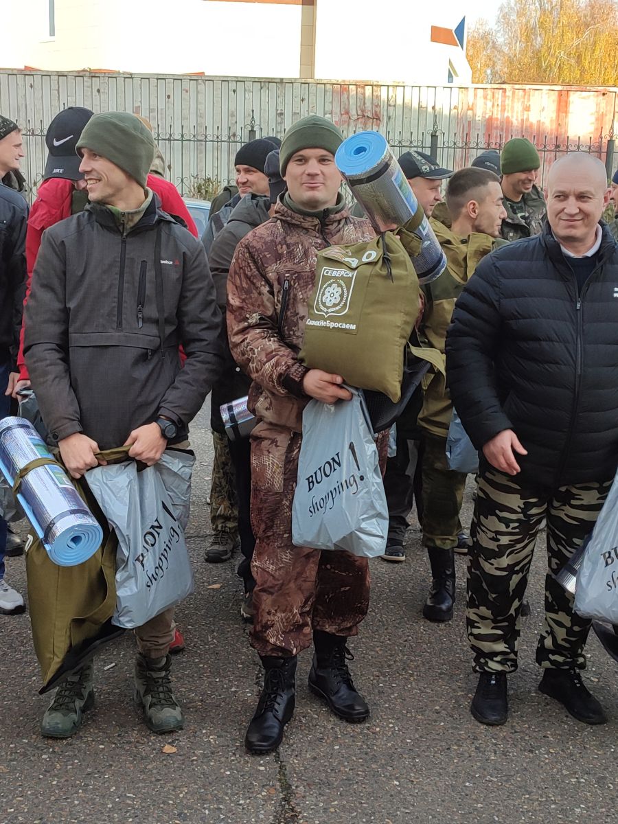 Сегодня в Северске состоялась очередная отправка граждан, призванных на  военную службу в рамках частичной мобилизации. | 07.10.2022 | Северск -  БезФормата